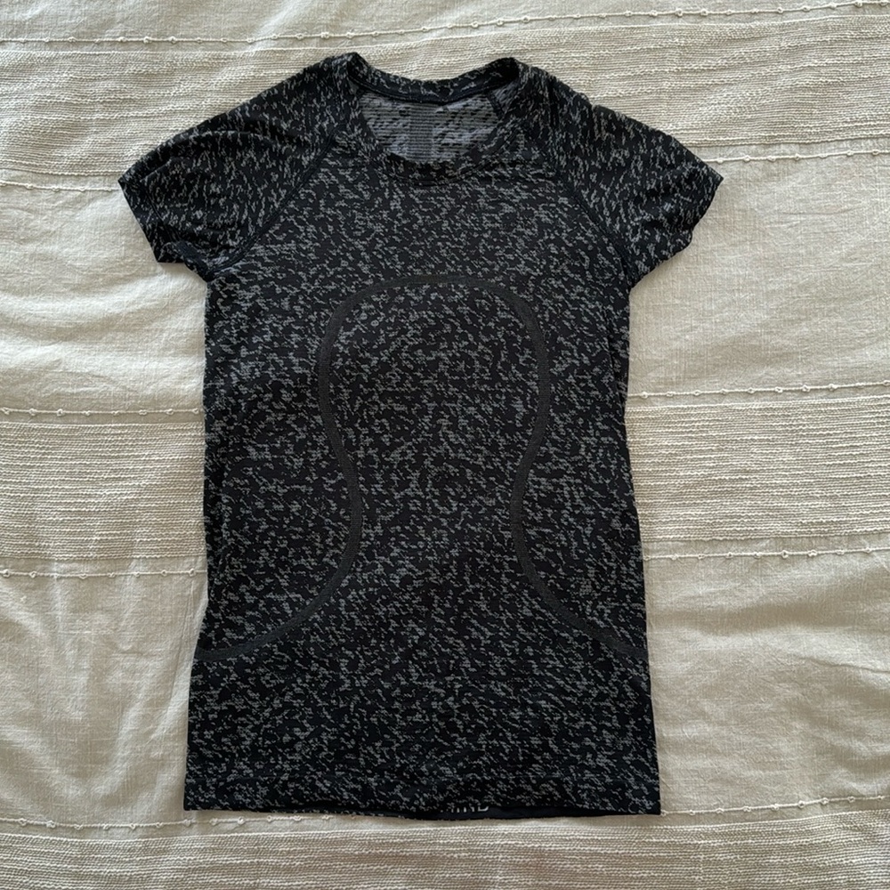 Lululemon Swiftly Tech Short Sleeve